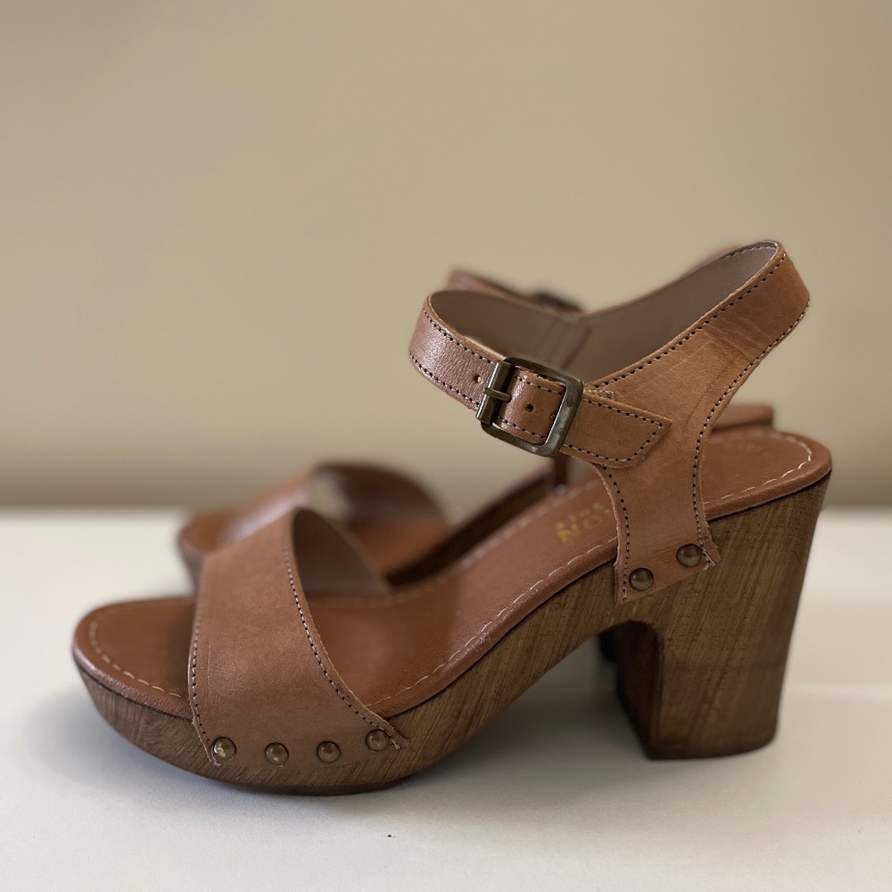 Kenneth Cole LOG SET Wood Platform Heels Clogs